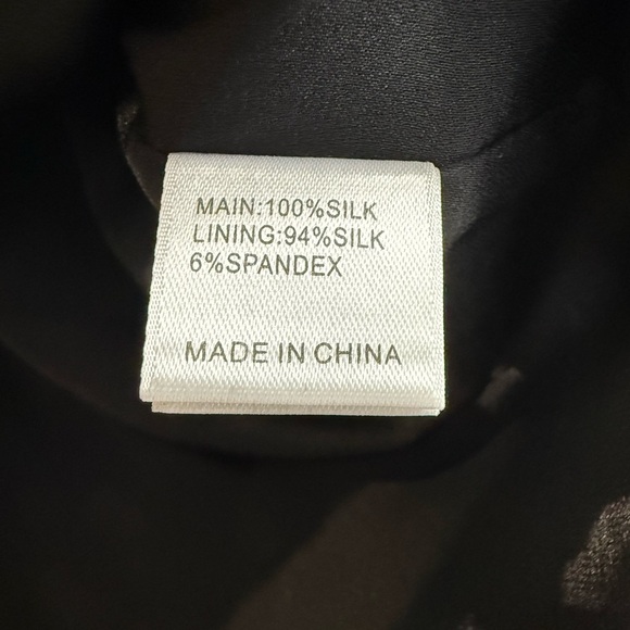 St. John Tops St. John Floral Print Blouse Size Medium Retail $795 - Picture 6 of 9